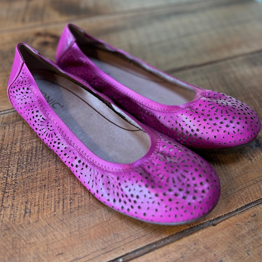 NEW Vionic Womens Robyn Perforated Ballet Flats Purple Pink Leather Size 10